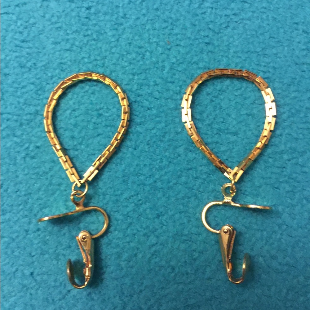 Preloved golden tone clip on earrings